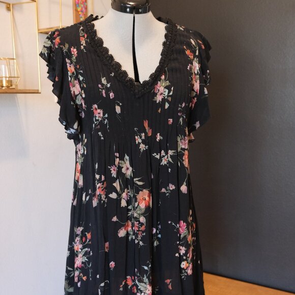 JADE by Johnny Was Dresses & Skirts - JADE by Johnny Was Pintuck crochet trim floral swing dress